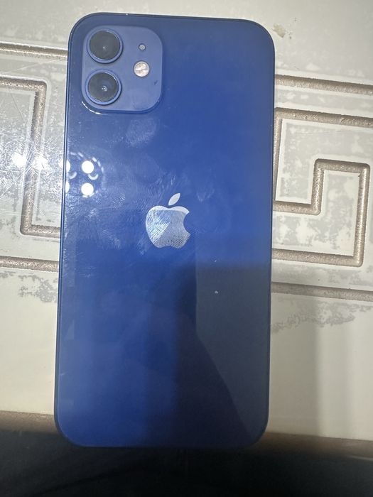 Продам Iphone 12