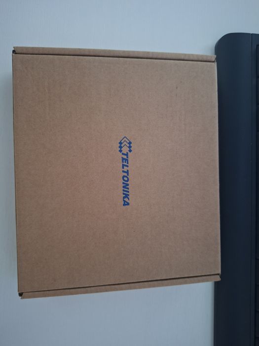 GPS трекер Teltonika FMB204