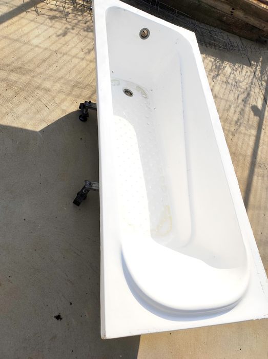 Cadă baie 1 luna folosită. Cine dorește 450 neg.