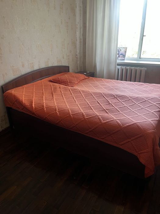 Продам спальный гарнитур