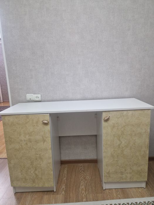 Комод с полками, удобно для белья