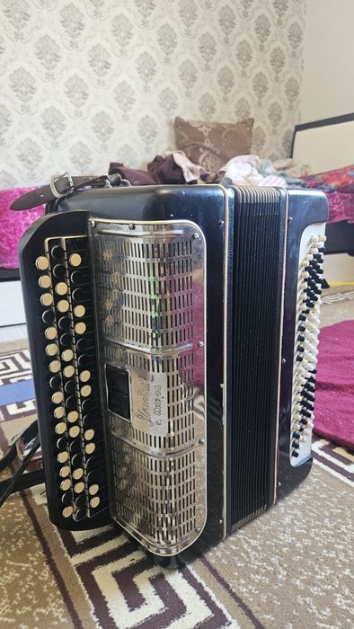 Баян кировский продам