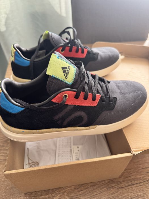 Adidas five ten sleuth