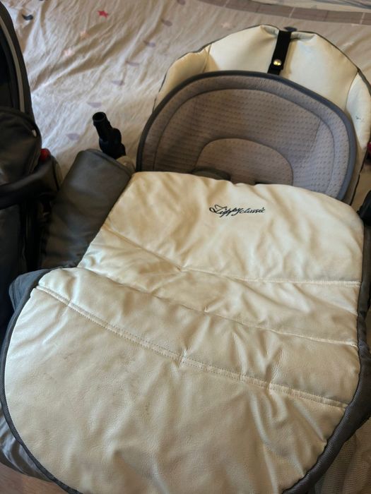 Коляска 3 в 1 очень удобная