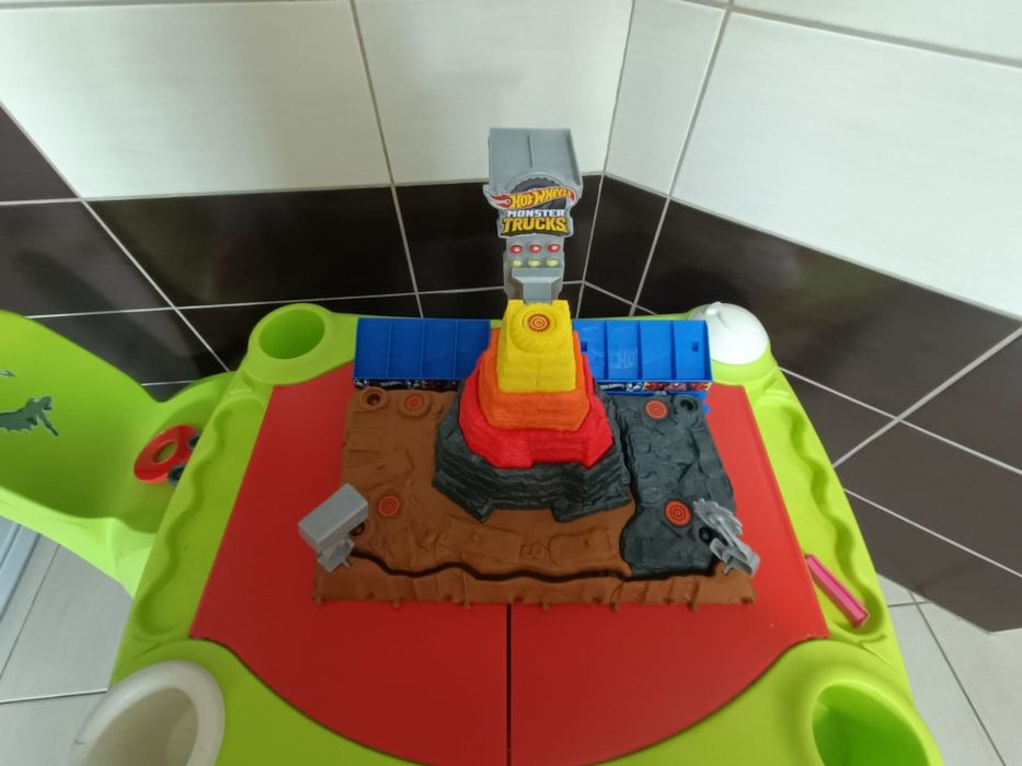 Hot wheels city explorer