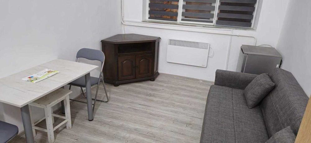 Inchiriez garsoniera zona Contactoare Et 1