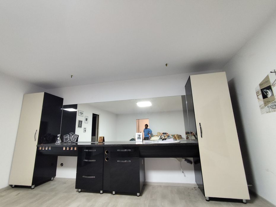 Mobilă salon  frizerie, coafor nouă, nefolosita