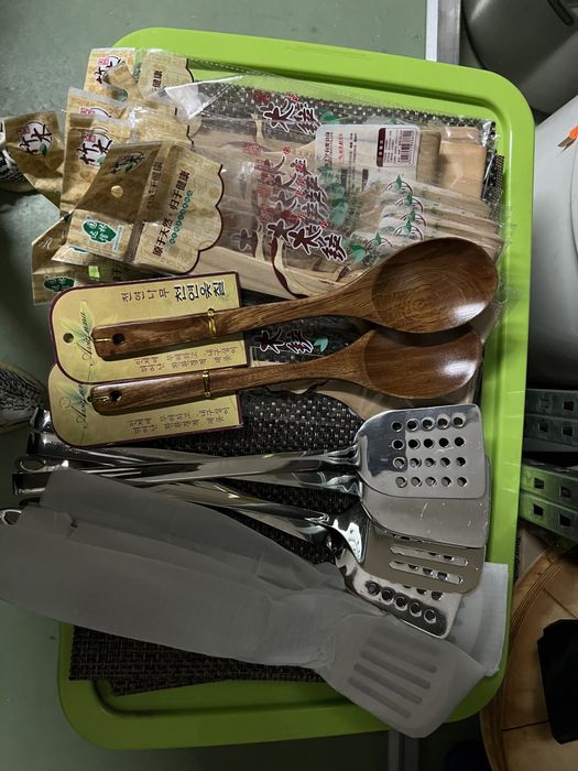 Посуда остатки после ресторана