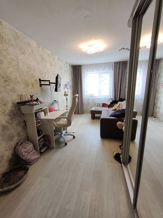 Продам 3ком.кварт р-н м. Северный