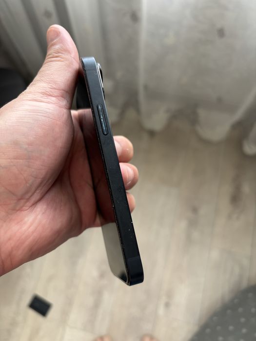 Продам iphone 13mini