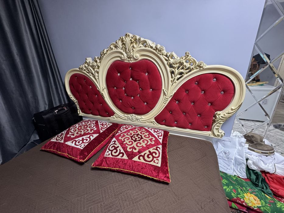 Гарнитур спальный