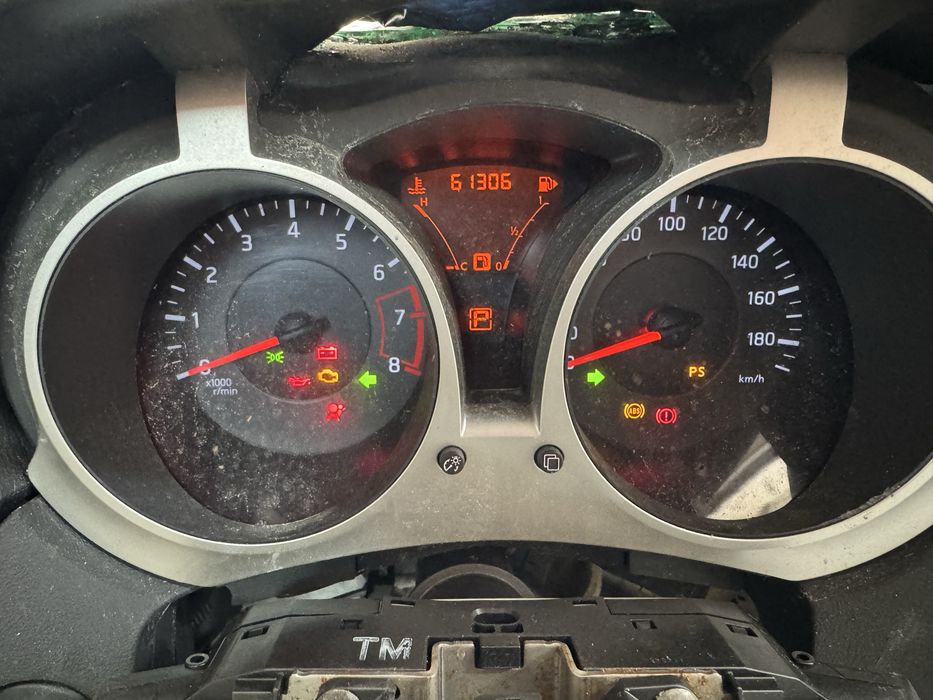 Запчасти ниссан жук двери крышка багажника 2010 по 2014 года