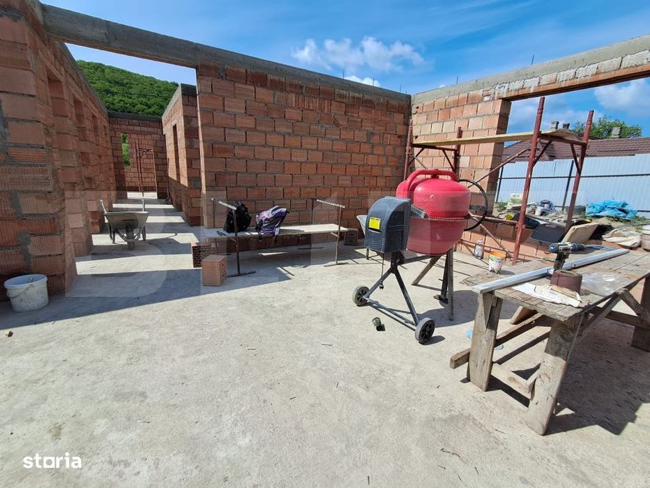 Casa individuala de vanzare in Corunca  Curte Comuna– Proiect in des
