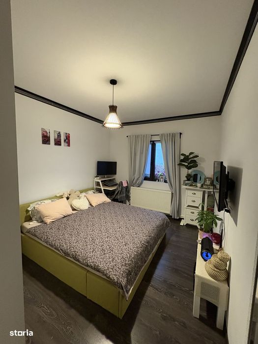 Casă nouă, 3 camere, curte și mansardă
