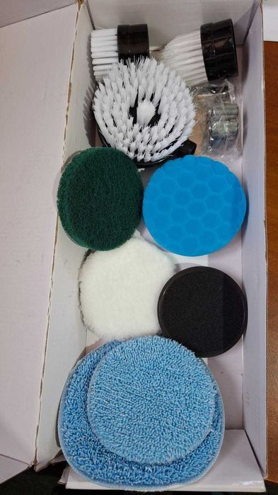 Perie electrica FARI, 8 capete, fara fir, alb