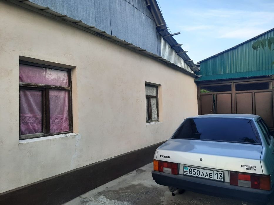 Срочно продаётся дом в центре Аксукента.