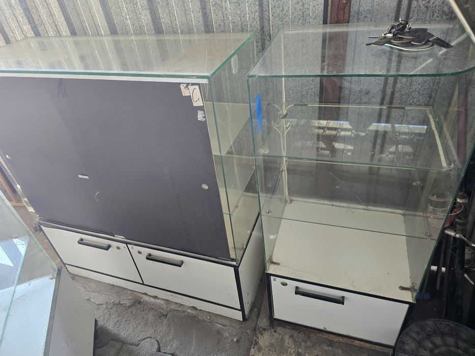 Продам витрину б/у
