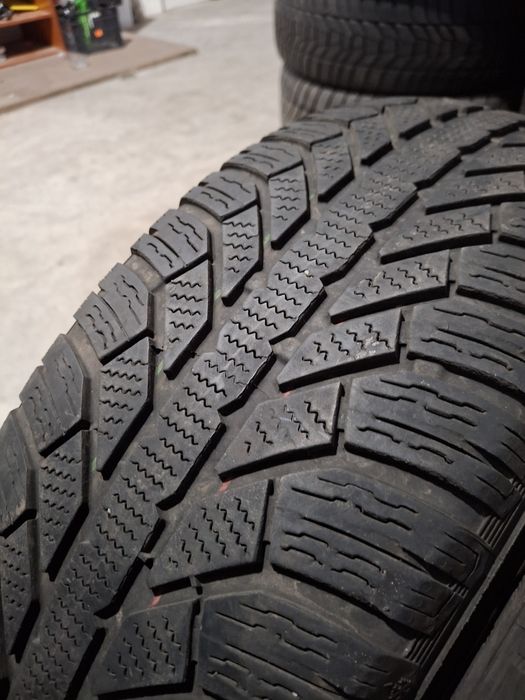 2 Anvelopele de iarnă 215 60 r16  Semperit