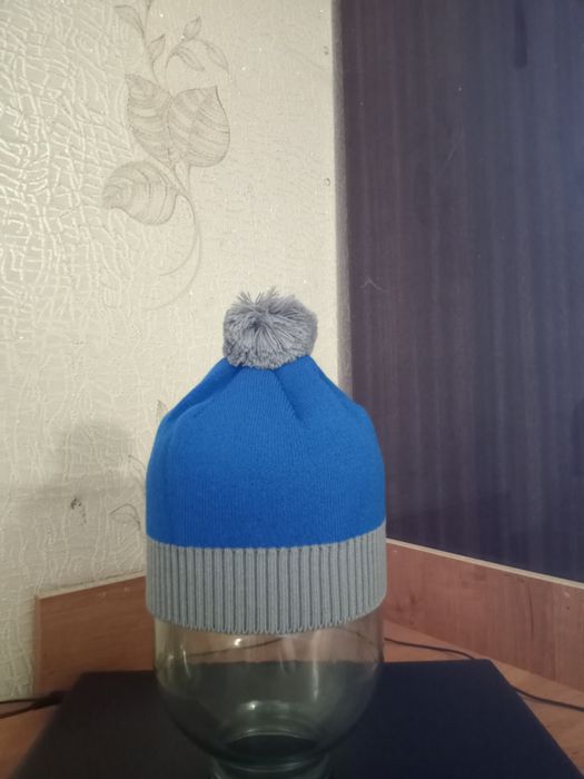 Распродажа шапок детских и взрослых