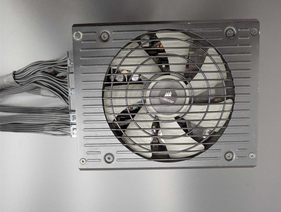 Sursa Corsair HX850, 850W, full-modulara, eficienta 80 PLUS Platinum