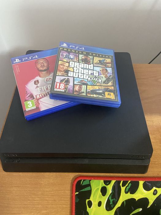 Vand ps4 slim plus jocurii