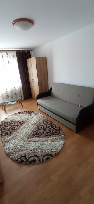 Închiriez apartament 2 camere decomandat