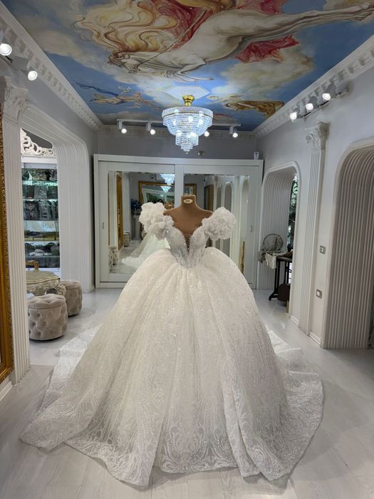 Rochie de mireasa realizată pe comandă în atelierul -FridaXhoiXhei-