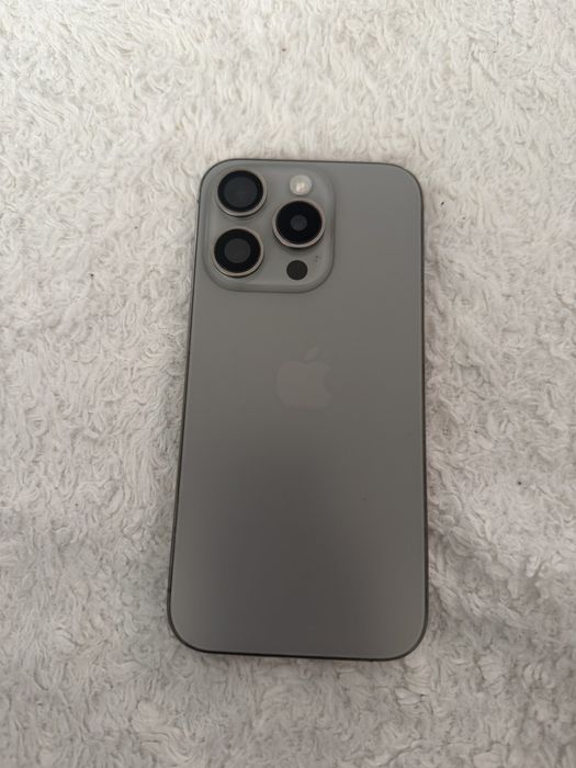 IPhone 15 pro телефон