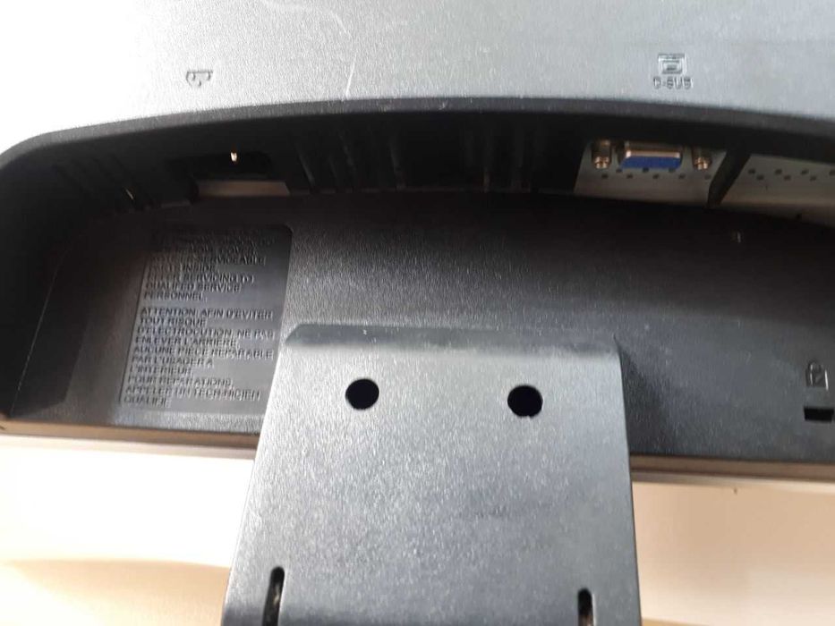 Монитор LG FLATRON полностью рабочий