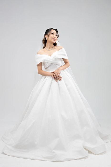 Продается свадебное платье песок