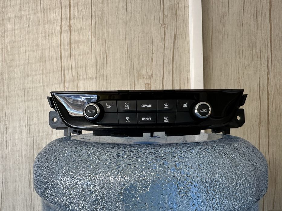 Управление климатроник за Опел Инсигния B