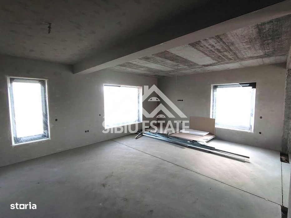 Casa 4 camere, 3 bai, garaj si curte larga, Sibiu Selimbar