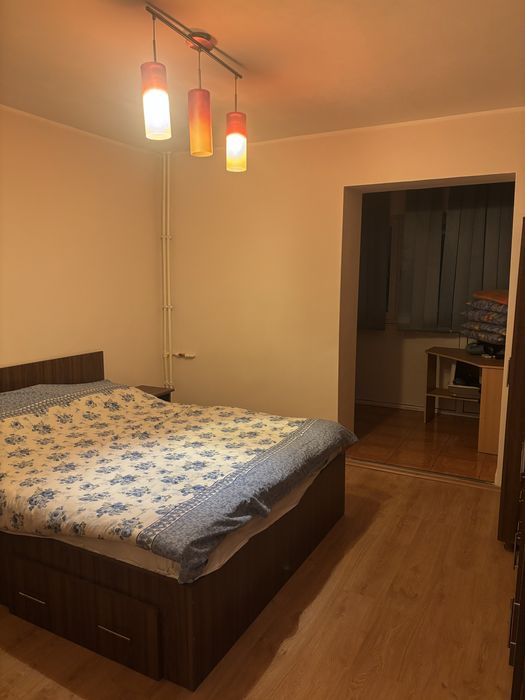 Apartament 3 camere de vanzare