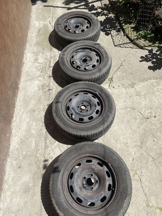 Vând jante de tablă vw cu  cauciucuri 195/65/15 91H