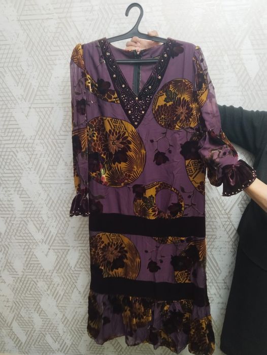 Продам платье женское