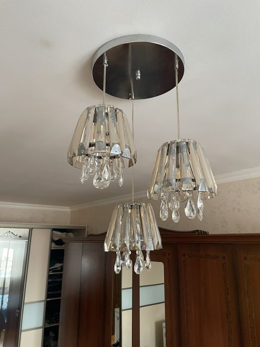 Люстра в хорошем состоянии