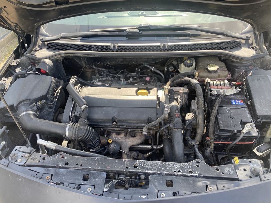 Прадается opel astra j 2013