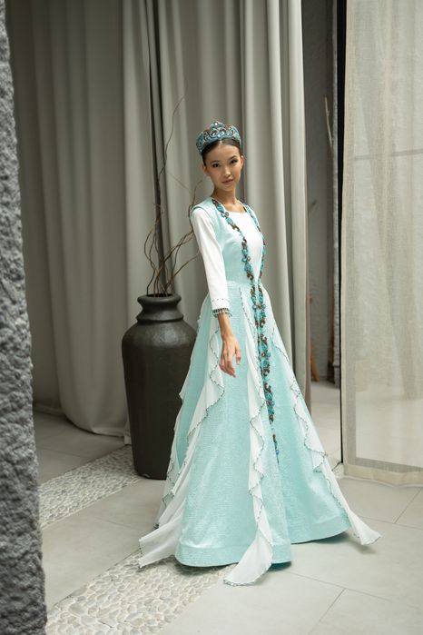 Платье на узату той