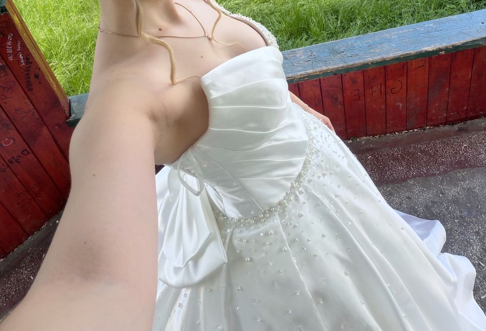 Rochie mireasa cu trena