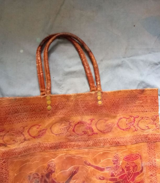 Индийская кожаная сумка