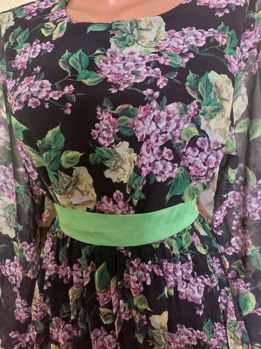 O splendoare cu ramuri de liliac, rochie noua cu dublura si  fusta plisata