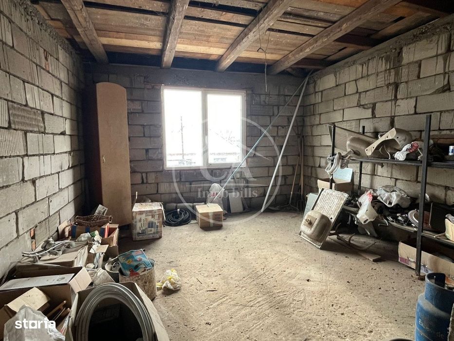 Casa de vanzare D+P+E+M cu 5 camere în Livada De Bihor