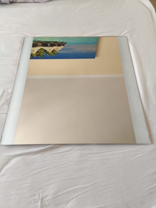 Стенно огледало .