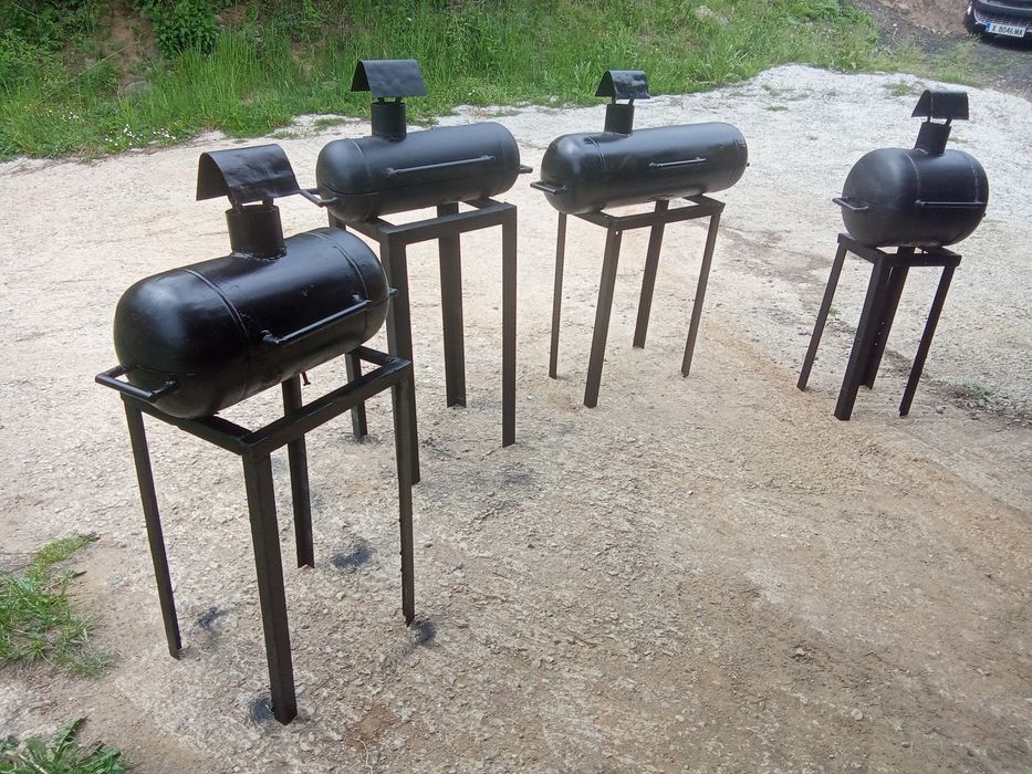 Барбекю на дървени въглища