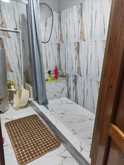 Ховли сотилади эски шахарда