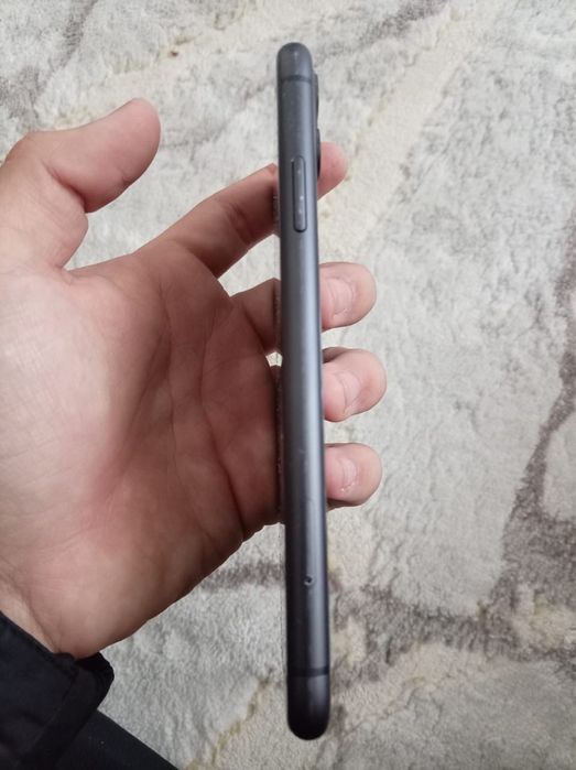 Айфон 11  ГБ:64  Акб: 81