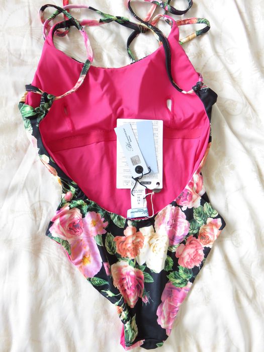 Цял бански Blumarine, XS - S, нов