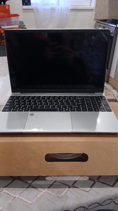 Laptop nou sigilat perfect pentru office si altele