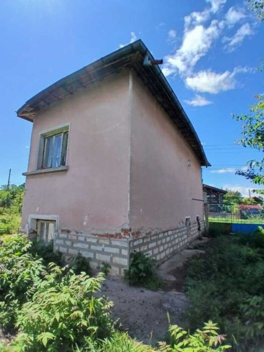 Продавам къща в село Малорад област Враца