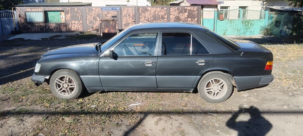 Продам Мерседес 124